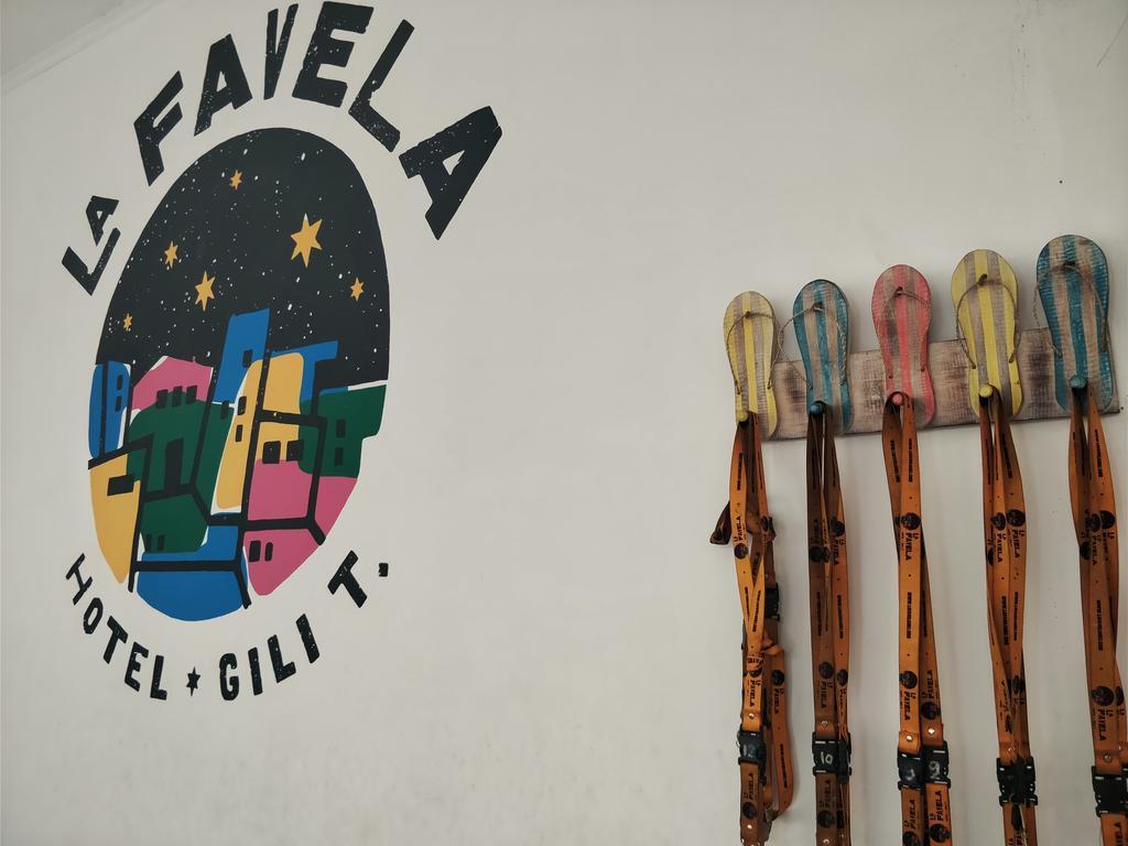 La Favela Hostel Gili Trawangan Exterior photo